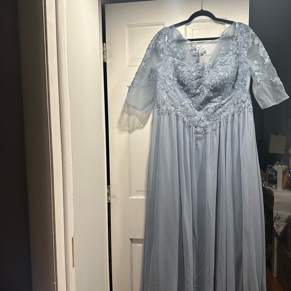 Azazie Mirielle MBD Dusty Blue Mother of the Bride Dress  Brand New With Tags
